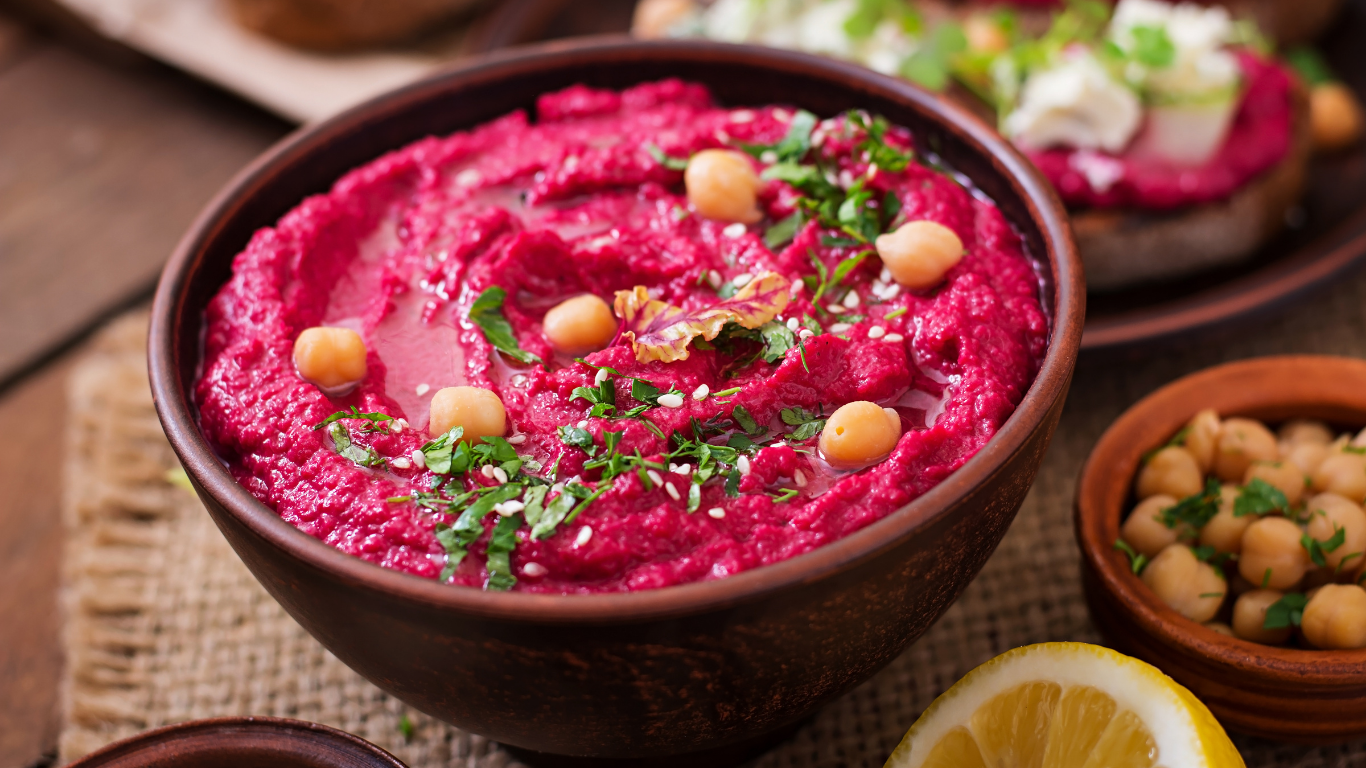 Hummus di barbabietola object-cover group-hover:scale-105 transition-transform duration-500